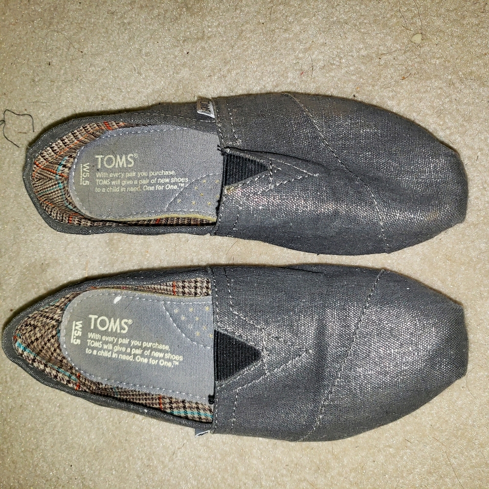 Tom's slip-on